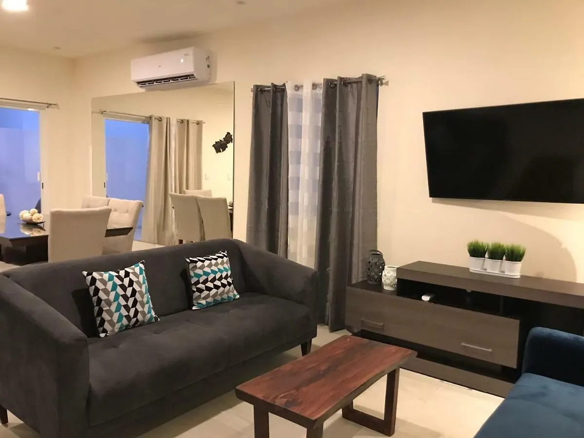 Villa Beautiful 3 Br/3.5 Bath Home@Selvanova Playa del Carmen Mexikó